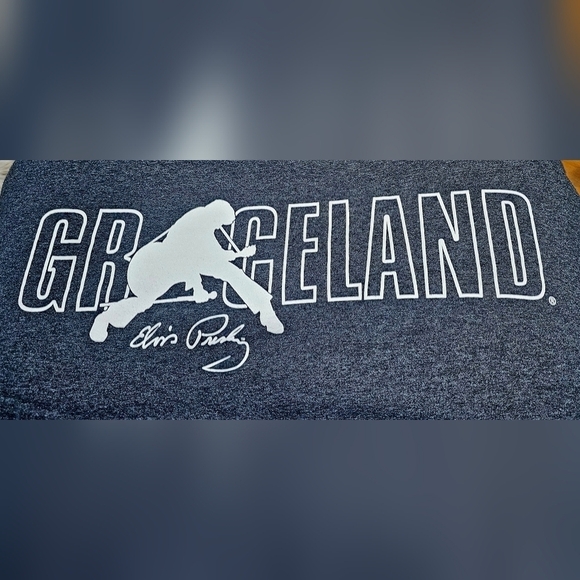 Graceland Elvis Shirt - Picture 2 of 5